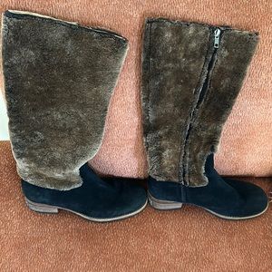 Ugg boots very rare to find Size 8